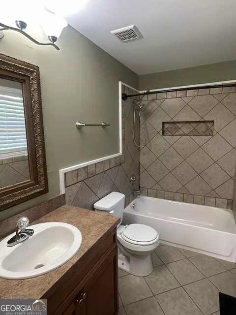 Bath - 26 Isabelles Way, Colbert, GA 30628 photo 2 of 2