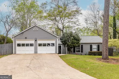817 Riverstone Ln, Woodstock, GA 30188