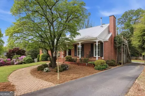 665 Iroquois Dr NE, Marietta, GA 30060