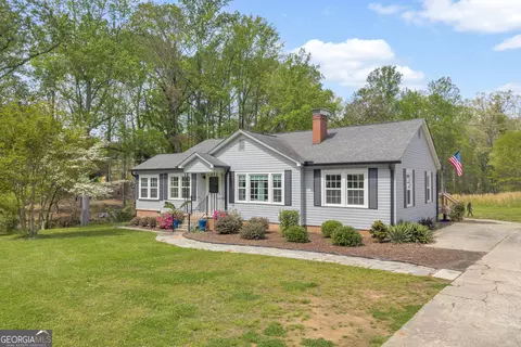 Exterior - 261 Oak Valley Rd, Toccoa, GA 30577 photo 3 of 12
