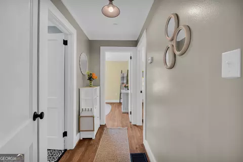Entry Way - 261 Oak Valley Rd, Toccoa, GA 30577 photo 4 of 4