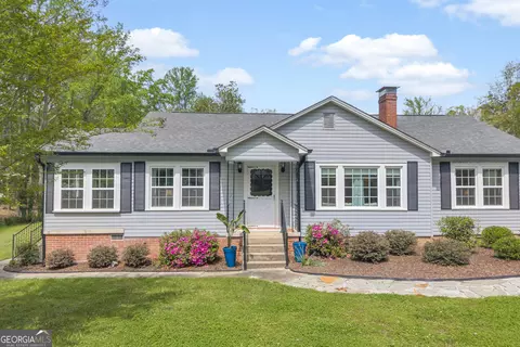 Exterior - 261 Oak Valley Rd, Toccoa, GA 30577 photo 5 of 12