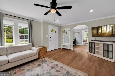 Entry Way - 261 Oak Valley Rd, Toccoa, GA 30577 photo 2 of 4