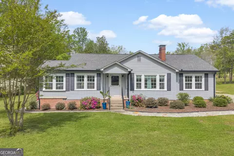 Exterior - 261 Oak Valley Rd, Toccoa, GA 30577 photo 4 of 12