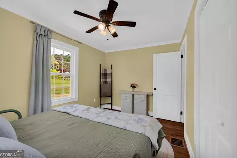 Bedroom - 261 Oak Valley Rd, Toccoa, GA 30577 photo 6 of 6
