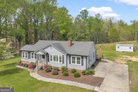Exterior - 261 Oak Valley Rd, Toccoa, GA 30577 photo 2 of 12