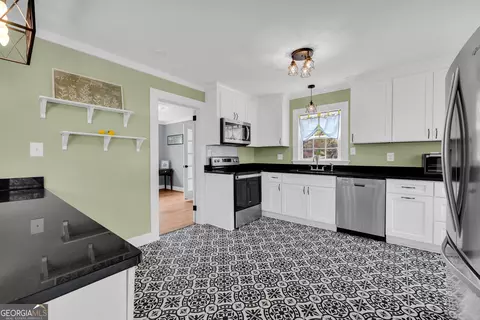 Kitchen - 261 Oak Valley Rd, Toccoa, GA 30577 photo 3 of 6