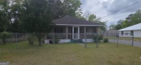 1227 Martin Luther King Dr, Waycross, GA 31501
