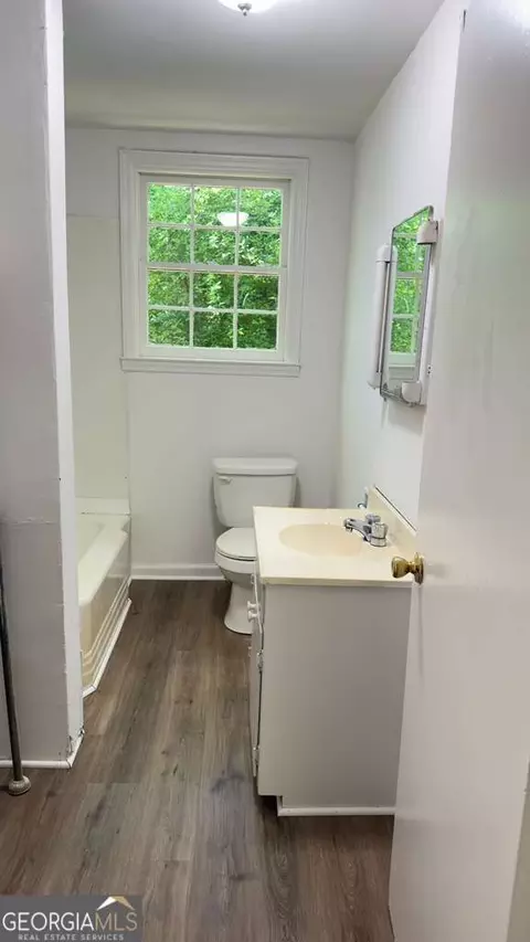 Bath - 569 Grenada Ter, Macon, GA 31206 photo 1 of 1