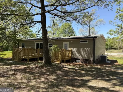 Exterior - 141 Trinity Ct, Royston, GA 30662 photo 2 of 3