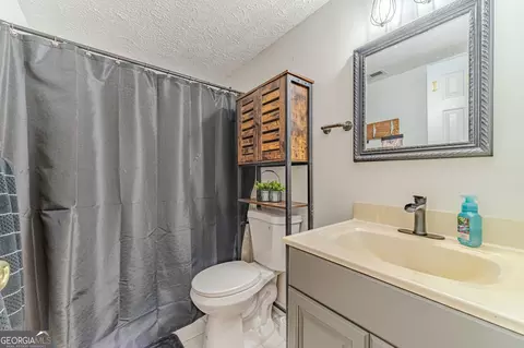 Bath - 3060 Summit Ln, Monroe, GA 30655 photo 5 of 5