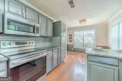 Kitchen - 3060 Summit Ln, Monroe, GA 30655 photo 4 of 6