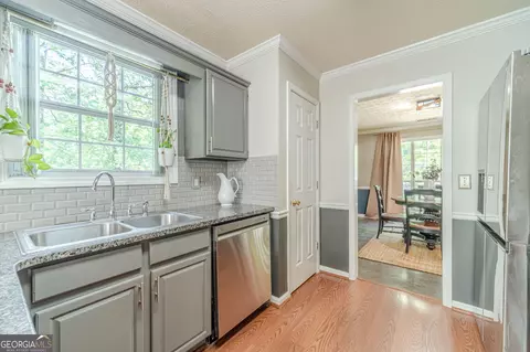 Kitchen - 3060 Summit Ln, Monroe, GA 30655 photo 3 of 6