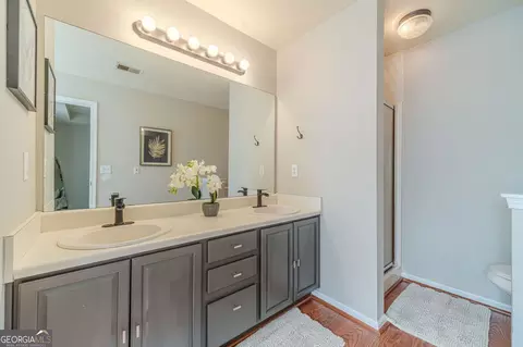 Bath - 3060 Summit Ln, Monroe, GA 30655 photo 2 of 5