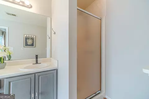 Bath - 3060 Summit Ln, Monroe, GA 30655 photo 4 of 5