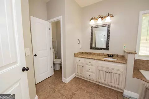 Bath - 301 Old Windmill Rd, Perry, GA 31069 photo 5 of 12