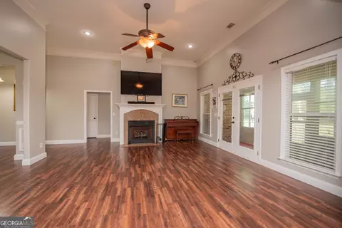 Living - 301 Old Windmill Rd, Perry, GA 31069 photo 4 of 5