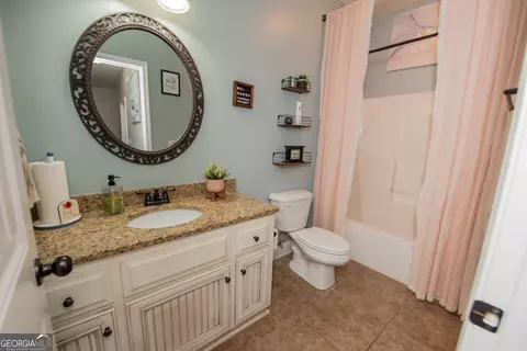 Bath - 301 Old Windmill Rd, Perry, GA 31069 photo 9 of 12