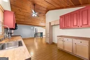 Entry Way - 773 Shorewood Cir, Toccoa, GA 30577 photo 6 of 16
