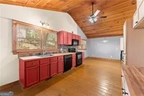 Entry Way - 773 Shorewood Cir, Toccoa, GA 30577 photo 8 of 16