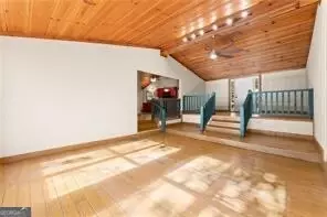 Entry Way - 773 Shorewood Cir, Toccoa, GA 30577 photo 4 of 16