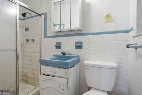 Bath - 2521 Fairview Rd, Covington, GA 30016 photo 2 of 2