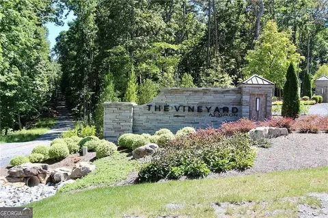 135 Twisted Oak Rd #135, Talking Rock, GA 30175