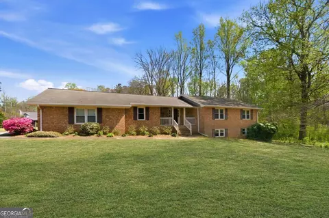 185 Redwood Cir, Fayetteville, GA 30214