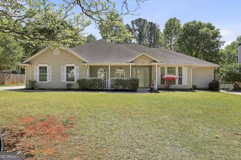 136 Coggins Corner Dr, Newnan, GA 30265