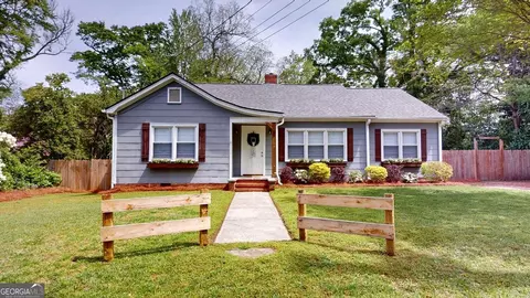 69 W Stephens St, Winder, GA 30680