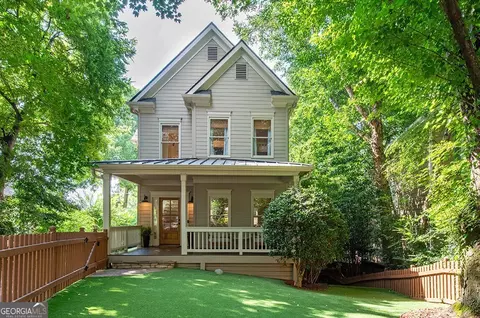 1064 Davis Cir NW, Atlanta, GA 30318