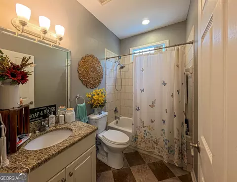 Bath - 476 Thrash Rd, Lagrange, GA 30241 photo 1 of 5