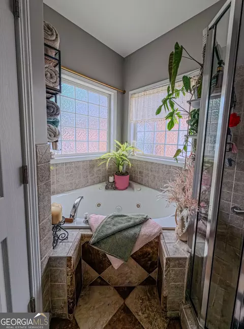 Bath - 476 Thrash Rd, Lagrange, GA 30241 photo 4 of 5