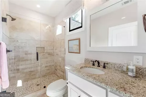 Bath - 4256 Alba Ln, Buford, GA 30519 photo 6 of 9