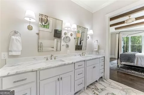 Bath - 4256 Alba Ln, Buford, GA 30519 photo 4 of 9