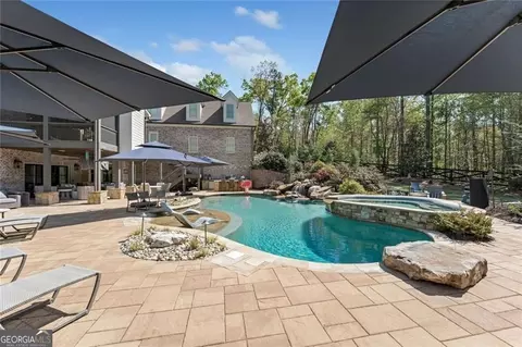 Exterior - 4256 Alba Ln, Buford, GA 30519 photo 9 of 17