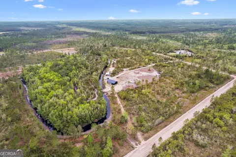 882 Piketts Mill Trl, Waynesville, GA 31566