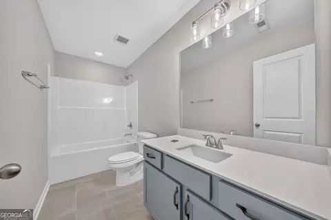 Bath - 438 Lakeview Way #268, Lagrange, GA 30241 photo 4 of 4