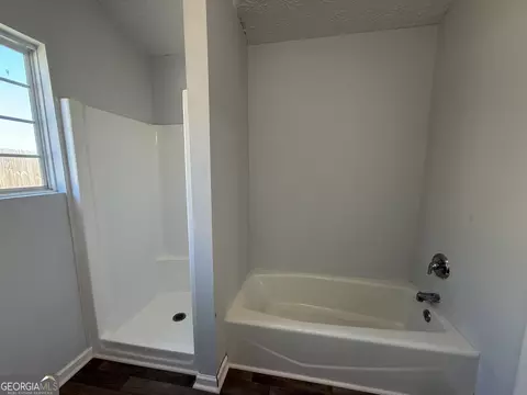 Bath - 1005 Callaway Ave, Lagrange, GA 30240 photo 2 of 4