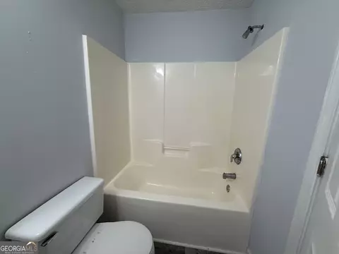 Bath - 1005 Callaway Ave, Lagrange, GA 30240 photo 4 of 4