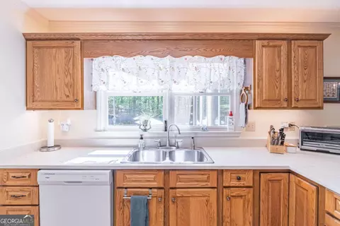 Kitchen - 4629 Simpson Downs, Gainesville, GA 30507 photo 5 of 6