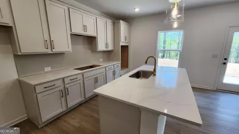 Entry Way - 104 Silverleaf Trl, Bethlehem, GA 30620 photo 5 of 12