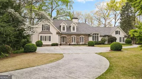 423 Tara Trl NW, Atlanta, GA 30327