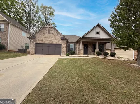1027 Halletts Peak Pl, Lawrenceville, GA 30044