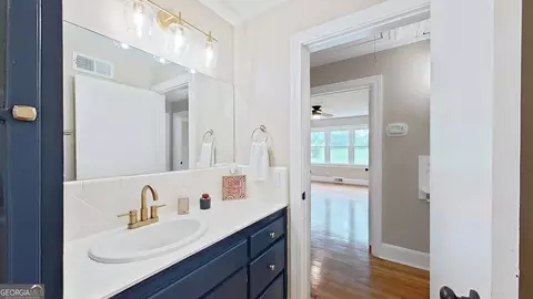 Bath - 481 4th St, Cairo, GA 39828 photo 3 of 7