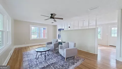 Living - 481 4th St, Cairo, GA 39828 photo 2 of 6