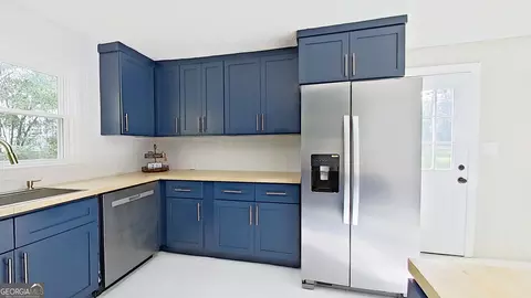 Kitchen - 481 4th St, Cairo, GA 39828 photo 5 of 7