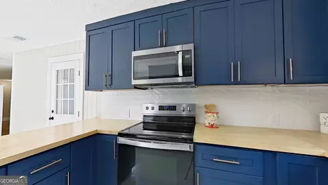 Kitchen - 481 4th St, Cairo, GA 39828 photo 7 of 7