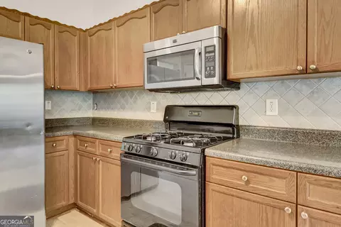 Kitchen - 2640 Snowcrest Pl, Bethlehem, GA 30620 photo 2 of 5