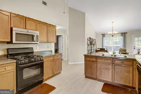 Kitchen - 2640 Snowcrest Pl, Bethlehem, GA 30620 photo 4 of 5